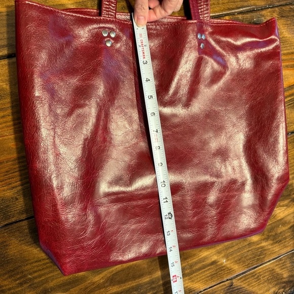 FOXY FIX Urban Chic Shiny Red Leather Tote Bag - Picture 9 of 11